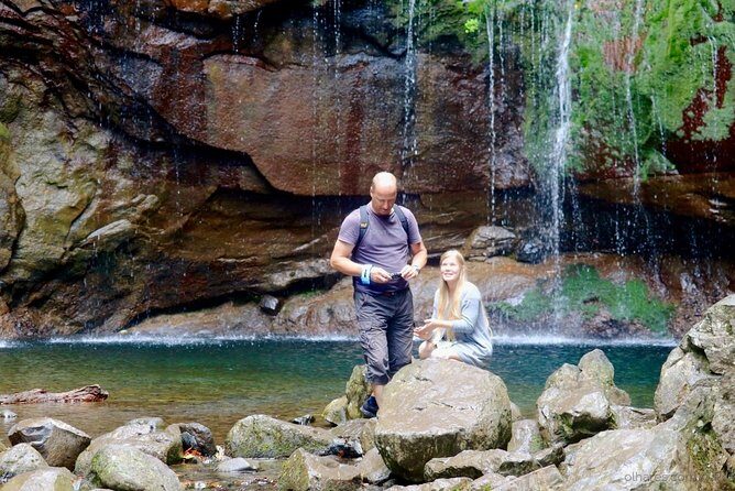 "25 Fountains" Walk / Lost In The Beautiful Forest - Group size and guide quality: how the experience can vary