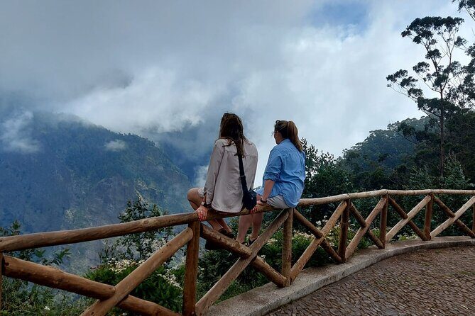 4 Hours Adventure Jeep Tour in Central Madeira Portugal - Stop 2: Camara de Lobos fishing village and ocean views