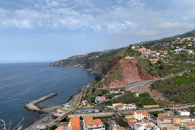 4 Hours Adventure Jeep Tour in Central Madeira Portugal - Off-road driving on narrow bends: what to expect from the ride