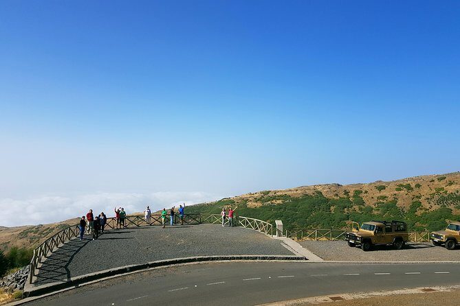 Arieiro Peak, Santo Serra, Cristo Rei in Open Roof 4x4 Experience - Pickup, timing, and what to bring for a high-elevation morning