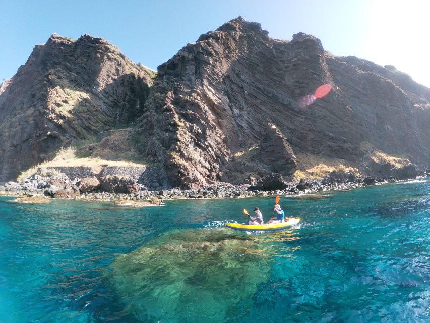 Câmara de Lobos: Private Guided Kayaking Tour in Madeira - Meeting point, timing, and what to bring