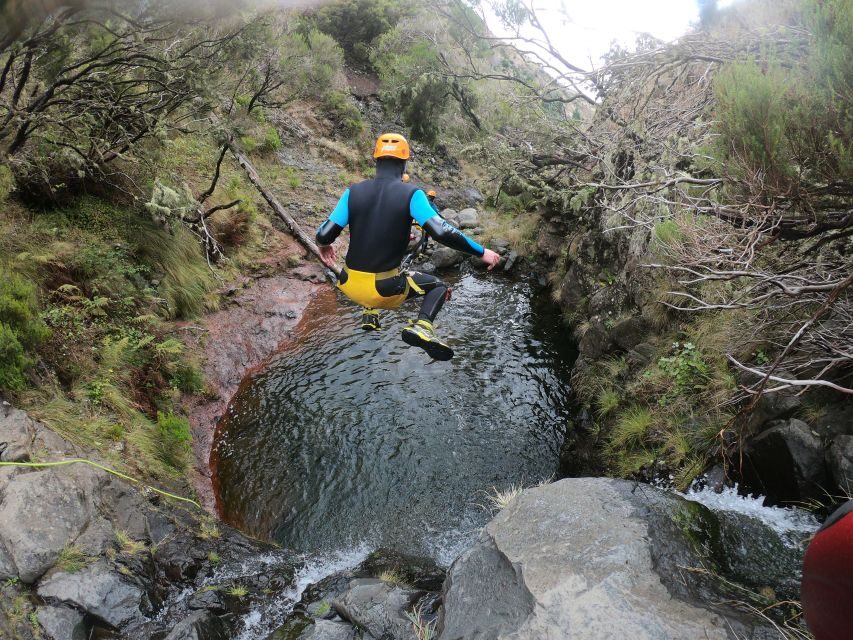 Canyoning in Madeira: Ideal for First-Timers and Families - The O Barracão briefing: where you learn the rules of getting wet