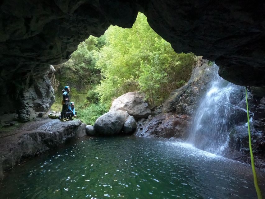 Canyoning Level 2 - Ribeira do Cidrão- Madeira Island - Level 2 canyoning: what you should expect from Ribeira do Cidrão