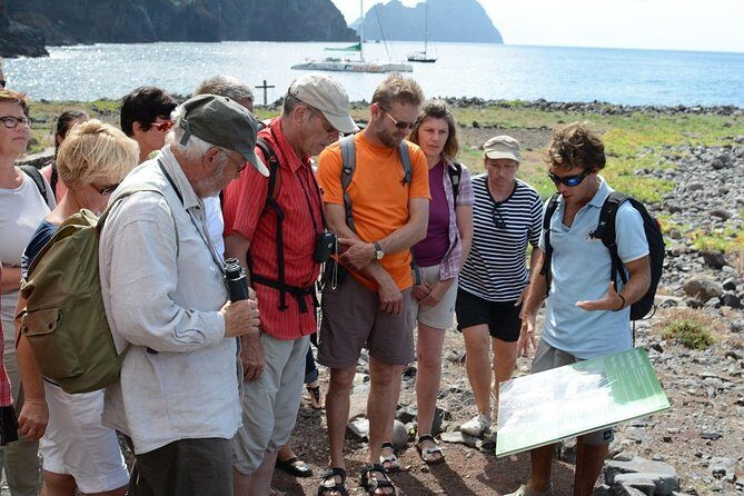 Catamaran Day Cruise to Desertas Islands from Funchal - Getting to Praça do Povo and the 9:00 departure