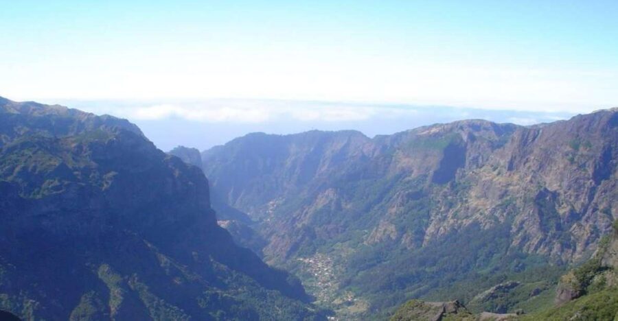 Discover Madeira: Full-Day Tour to Porto Moniz - Câmara de Lobos and Ribeira Brava: The Friendly Start You Don’t Skip