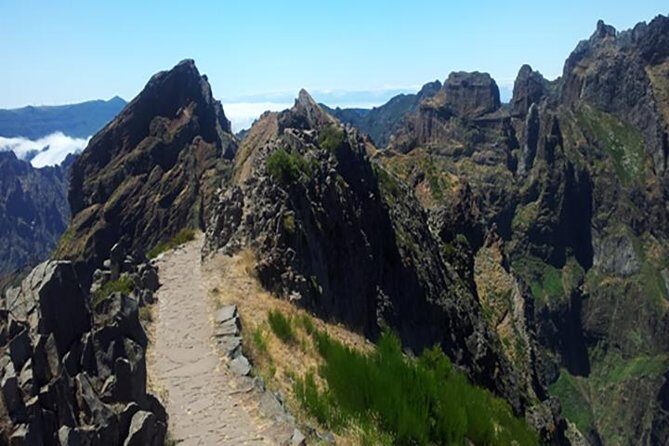 EAST: Pico do Arieiro & Laurissilva Forest - Full Day tour - The first hour: Garajau viewpoints and a smooth start in Camacha