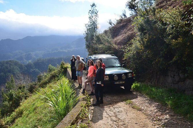 East Tour - 4x4 - Small Group - Pico do Arieiro (1810 m): the highest car-access peak moment
