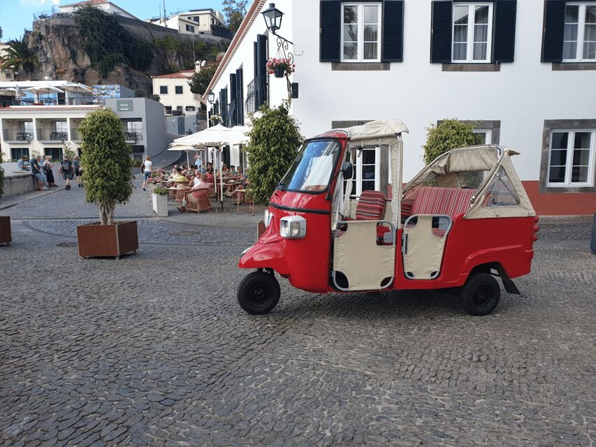 From Funchal: Tuk Tuk Tour to Camara de Lobos and Cabo Girao - Cabo Girão Glass Skywalk: Walking the Platform at 580 m