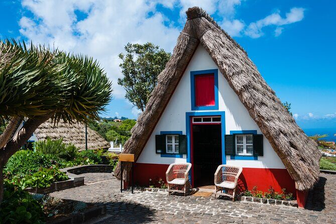 Full-Day Santana Madeira Island Tour - Santana’s triangular houses: lunch stop time that actually helps