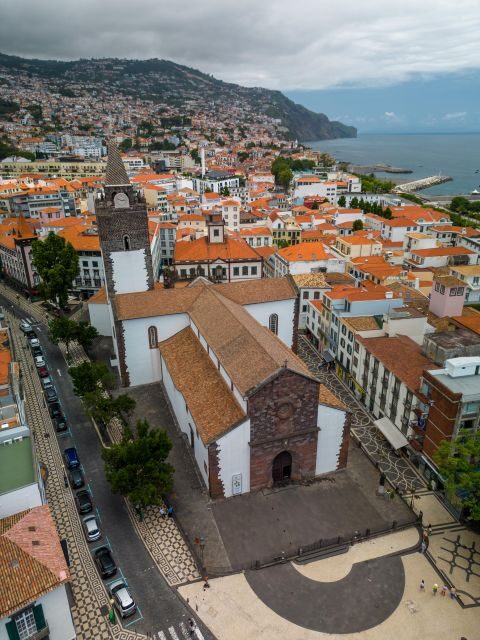Funchal : 1 hour City Tour by Tuk-Tuk - A Tuk-Tuk Shortcut Through Funchal’s Big Stops