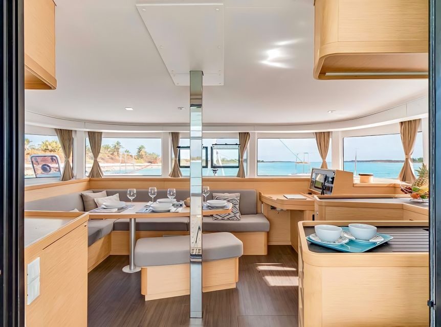 Funchal Bay: Dolphin & Whale Watch Luxury Catamaran Cruise - The rhythm of the cruise: why the timing feels like value