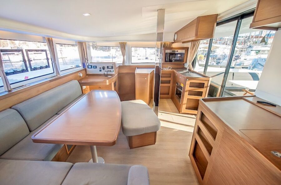 Funchal Bay: Dolphin & Whale Watch Luxury Catamaran Cruise - Cabo Girão’s 580-meter cliffs: the water stop you’ll remember