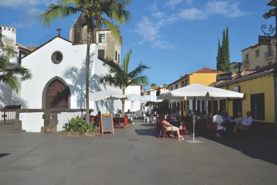 Funchal: Botanical Garden and Old Town Private Tuk-Tuk Tour - Old Town street details: cobblestones, alleys, and painted charm