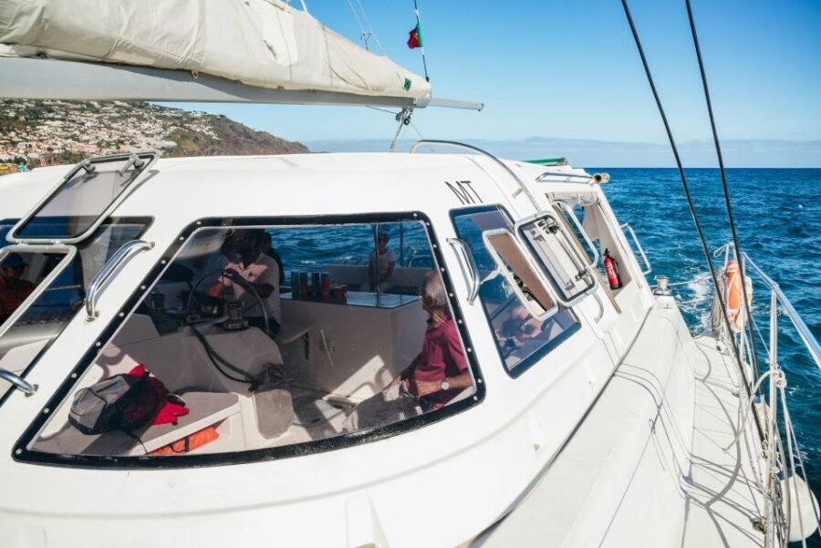 Funchal: Dolphin and Whale Watching by Luxury Catamaran - Finding the boat fast: Pier 8 and the Magic Dolphin kiosk