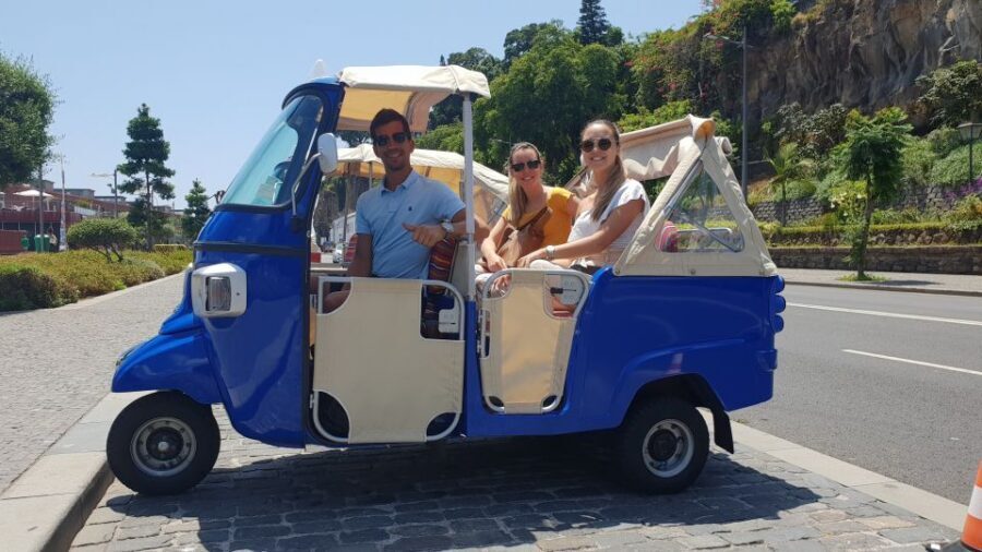 Funchal: Monte Toboggan and Old Town Tour by Tuk-Tuk - Back Down to Funchal: Zona Velha and Being Dropped Exactly When It Counts