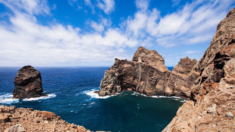 Funchal: Pico do Areeiro to Santana 4x4 East Tour - Getting out of the crowd: old roads and Jurassic Forest jeep time