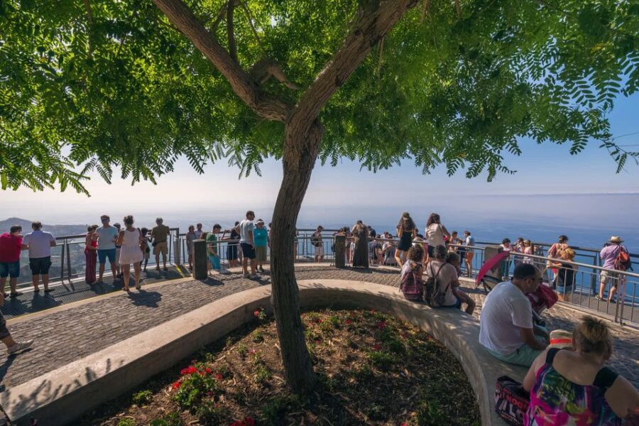 Funchal: Private Tuk-Tuk Tour to Cabo Girão Cliff - Skywalk - From pickup through the Funchal coastal zone: getting your bearings fast