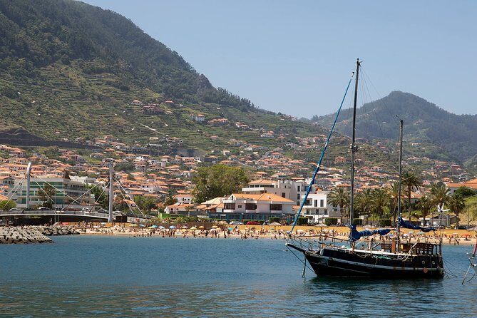 Go East Tour - Madeira Island Excursion - Stop 3: Santana’s triangular houses and lunch time (1 hour 30 minutes)