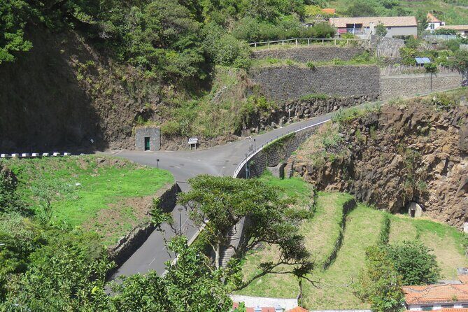 Half day jeep Wine tour and tasting, & sea cliff adventure - Quinta Grande: agriculture estates turned viewpoint memories