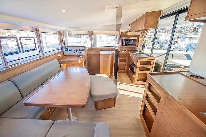 Half Day Tour on a Luxury Catamaran on Madeira Island - The cetacean hunt: how to think about it (and enjoy it either way)