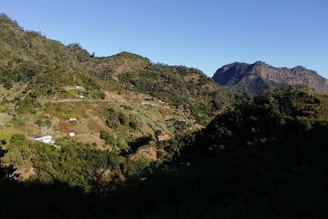 Levada da Referta - Castelejo - Meet the guides: clear directions and the humor factor