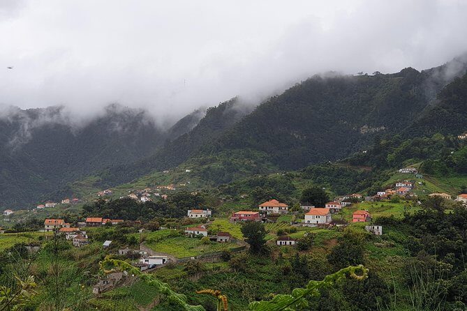 Levada da Referta - Castelejo - The end stop: small café time with orange juice, poncha, and cake