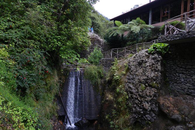 Levada Walk from Ribeiro Frio to Portela - Entering the levada world from Ribeiro Frio