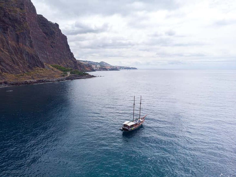 Madeira : 5 hour East Coast boat excursion - Ponta de São Lourenço Swim Moment: Short Window, Big Reward