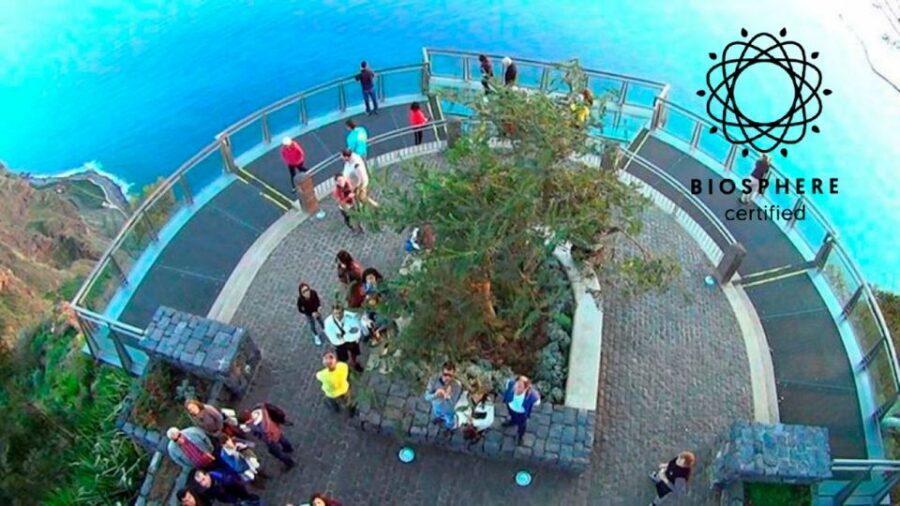 Madeira: Cabo Girao, Jeep Tour Adventure and Wine Tasting - Cabo Girão Skywalk: the big view with a small extra fee