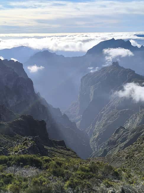 Madeira: Half-Day Pico Arieiro Jeep Tour - Portela Viewpoint and Porto da Cruz: North-Coast Drama in Minutes