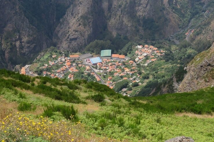 Madeira : Nun's Valleys and Pico Areeiro 4X4 Tour - Camacha’s Wickerwork: Seeing a Traditional Craft Behind the Souvenirs