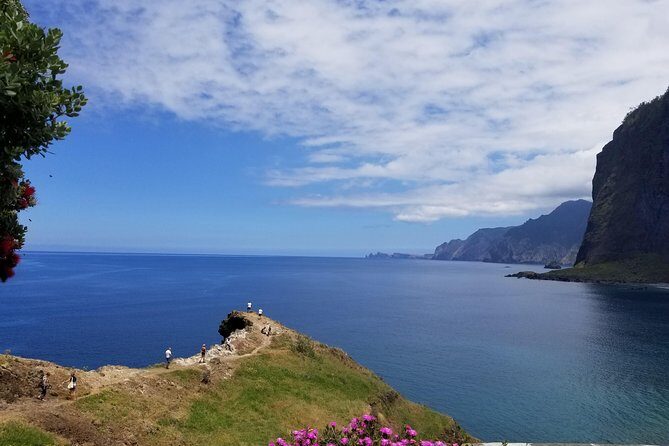 Madeira Off-Road Tours - Santana + Pico do Areeiro: Big Elevation, Big Views, Local Houses