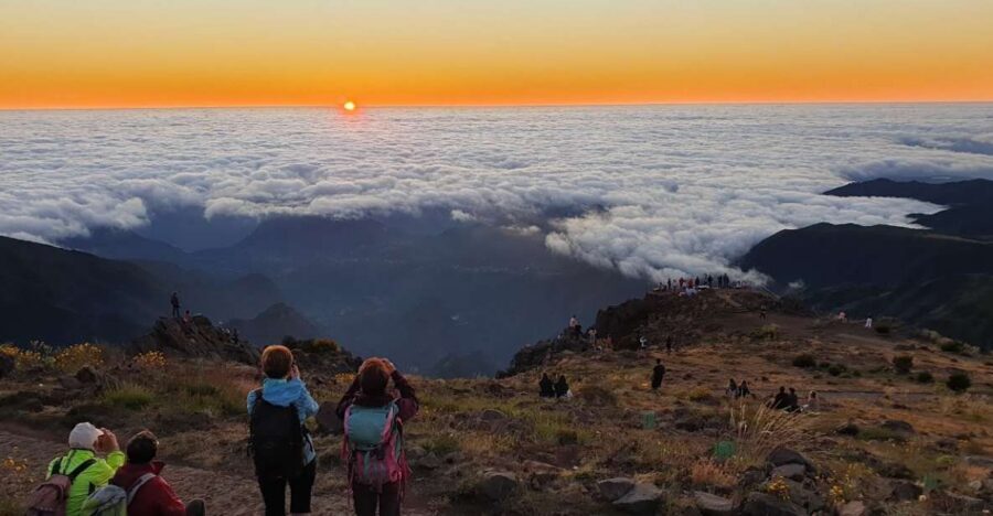 Madeira: Pico do Areeiro Sunrise Tour - The summit portion: viewpoints, mist, and how to enjoy it either way