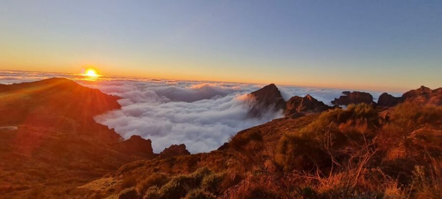 Madeira: Pico do Arieiro Sunrise with East and West Tour - Porto Moniz natural swimming pools: lunch plus water time