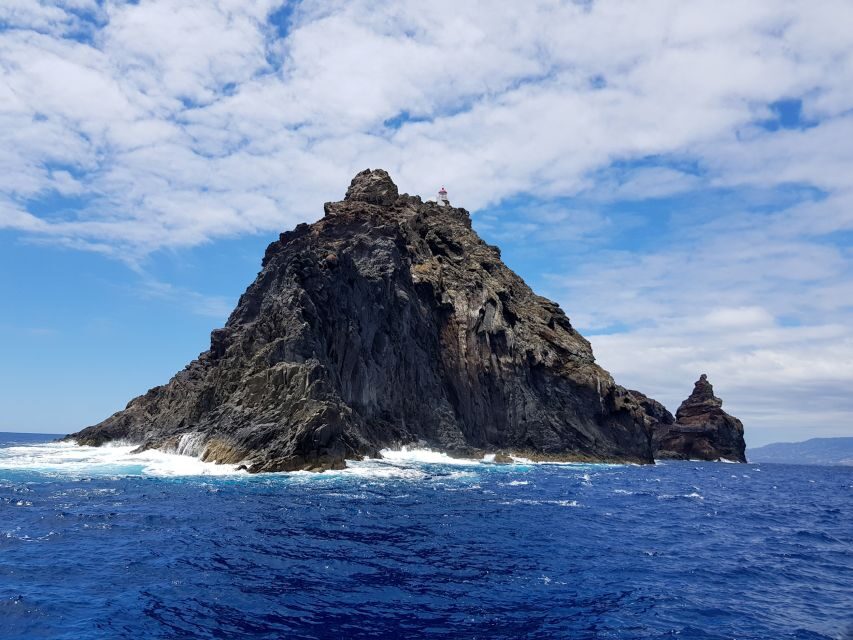 Madeira: Ponta de São Lourenço Lighthouse Boat Tour - Caves and calm bays along the north coast