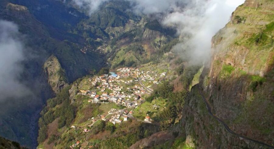 Madeira: Private Nuns Valley Tour by Tukxi - Stop 1: Pico dos Barcelos for Funchal’s Panoramas