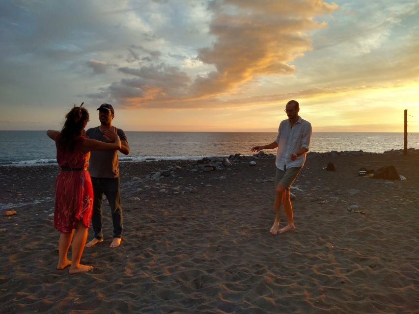Madeira: Salsa and Bachata dance and discovery experience - Your one-hour flow: dance class plus social