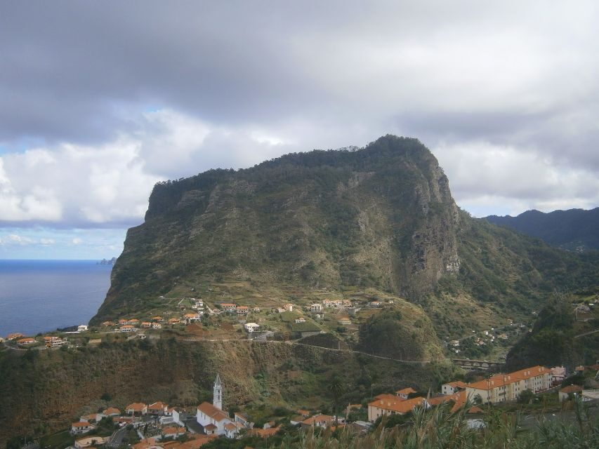 Madeira: Santana 6-Hour Full-Day Tour - Portela and Eagle’s Cliff: rock drama at 670 meters