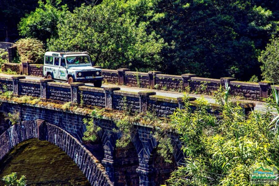 Madeira: Santana Jeep Safari and Balções Levada Walk - Santana’s Thatched Houses: Culture Stop With Real Time to Walk