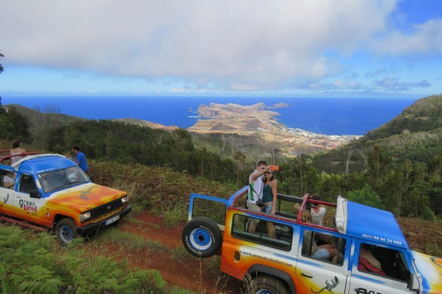 Madeira: Santana Jeep Tour Revealing the East's Treasures - Santana’s Triangular Houses: Iconic Color and Thatched Tradition