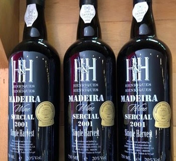 Madeira: Signature Wine Tasting, Skywalk & Nature Expedition - Henriques & Henriques Lodge in Câmara de Lobos: Sweet and Dry Finish