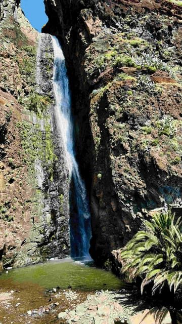 Madeira: Sunny South Side - Cabo Girão, Waterfalls, C. Lobos - Cabo Girão Skywalk: when 580 meters changes your mood