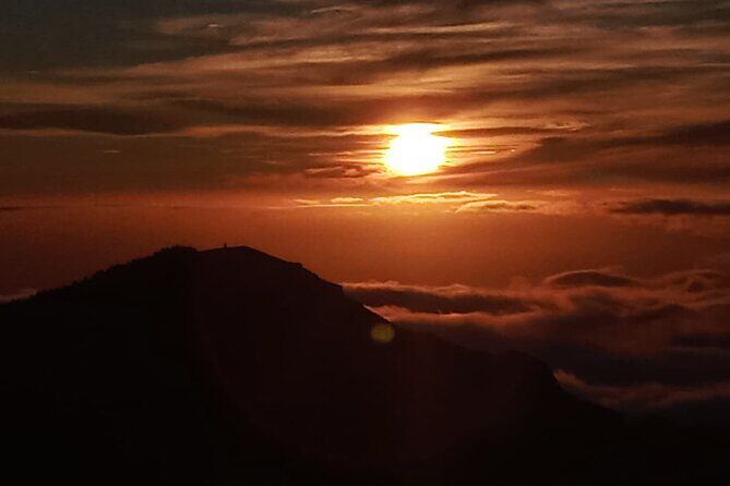 Madeira Sunset in Pico do Arieiro and Optional Stairway to Heaven - Miradouro do Ninho da Manta: the quick extra viewpoint that fits most plans