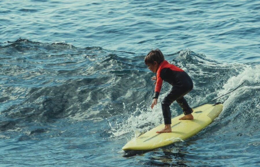 Madeira : Surfing Experience for all - Seixal black sand or São Vicente’s Baía dos Juncos