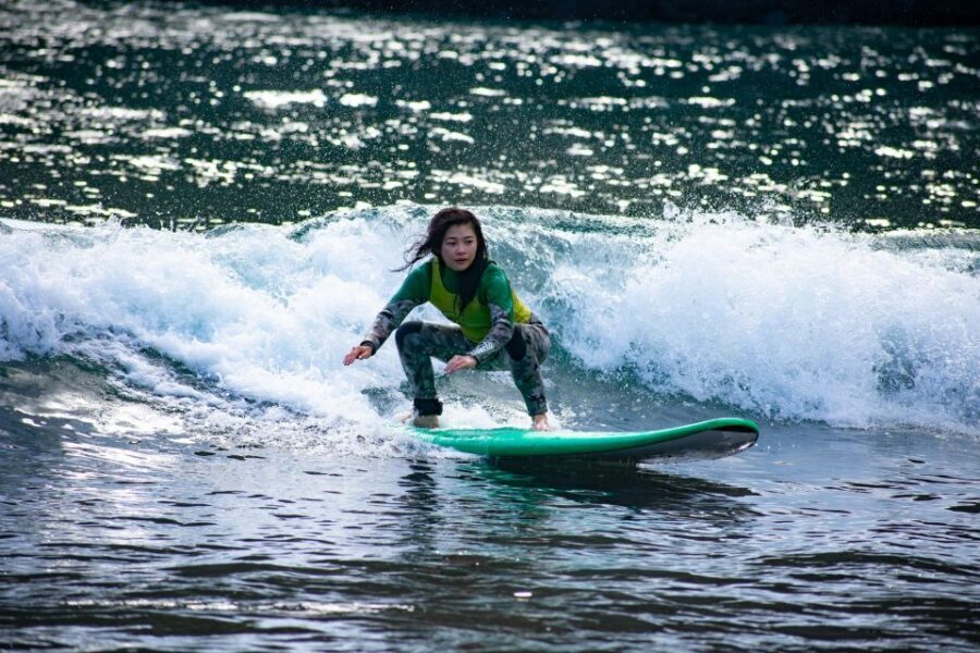 Madeira : Surfing Experience for all - The 90-minute flow: briefing, land practice, then wave time