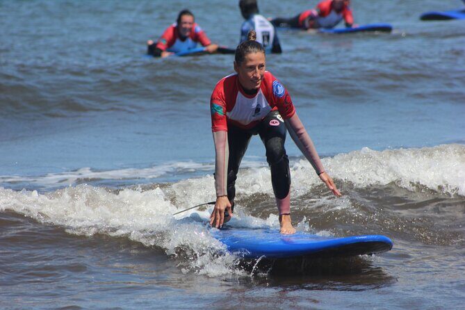 Madeira Surfing Lessons - Aroundfreedom Surf School - The 2-hour flow: from basics to catching waves