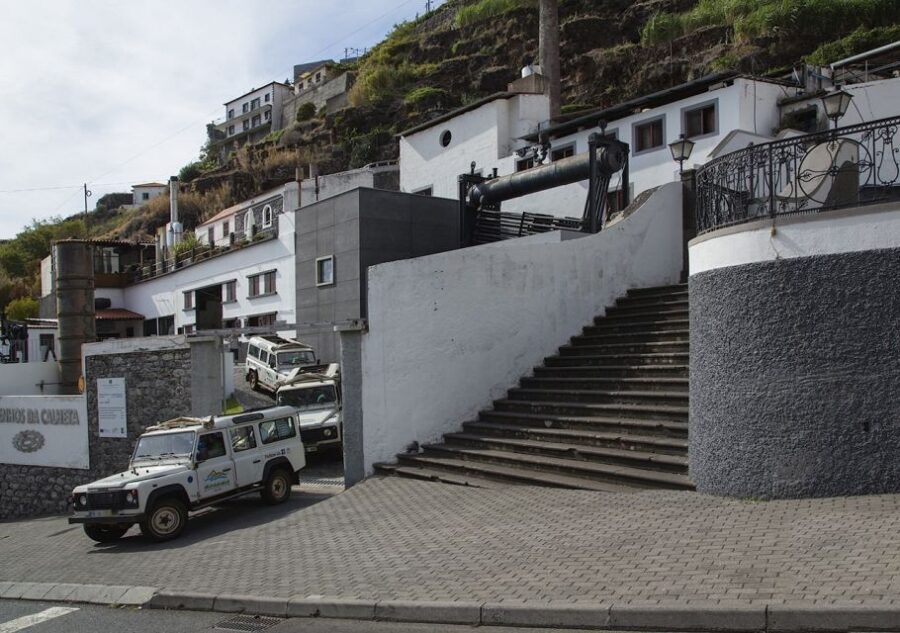 Madeira: The Best of South Jeep Tour - Santana culture and triangular roof houses: what you’ll notice along the route