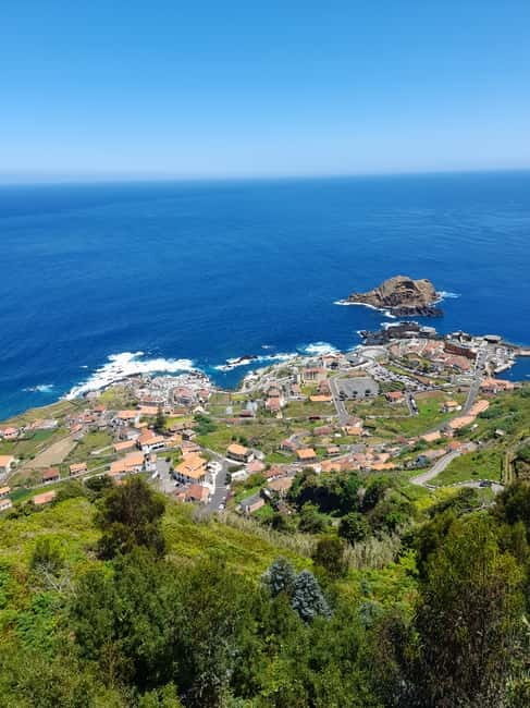 Madeira: West and East Madeira Top Highlights Tour - West Madeira: Ponta do Pargo lighthouse and Paul do Mar