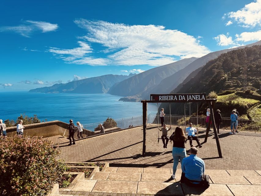 Madeira: Western Madeira Guided Trip & Fanal Mystic Forest - Câmara de Lobos: start with the harbor feel and a fresh poncha
