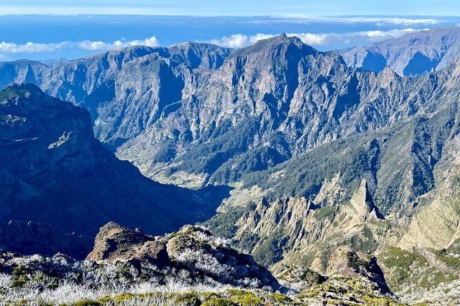 Morning Transfer To Pico Do Arieiro, Hike To Pico Ruivo & Return From Teixeira - The descent to Achada do Teixeira: why walking sticks are worth it